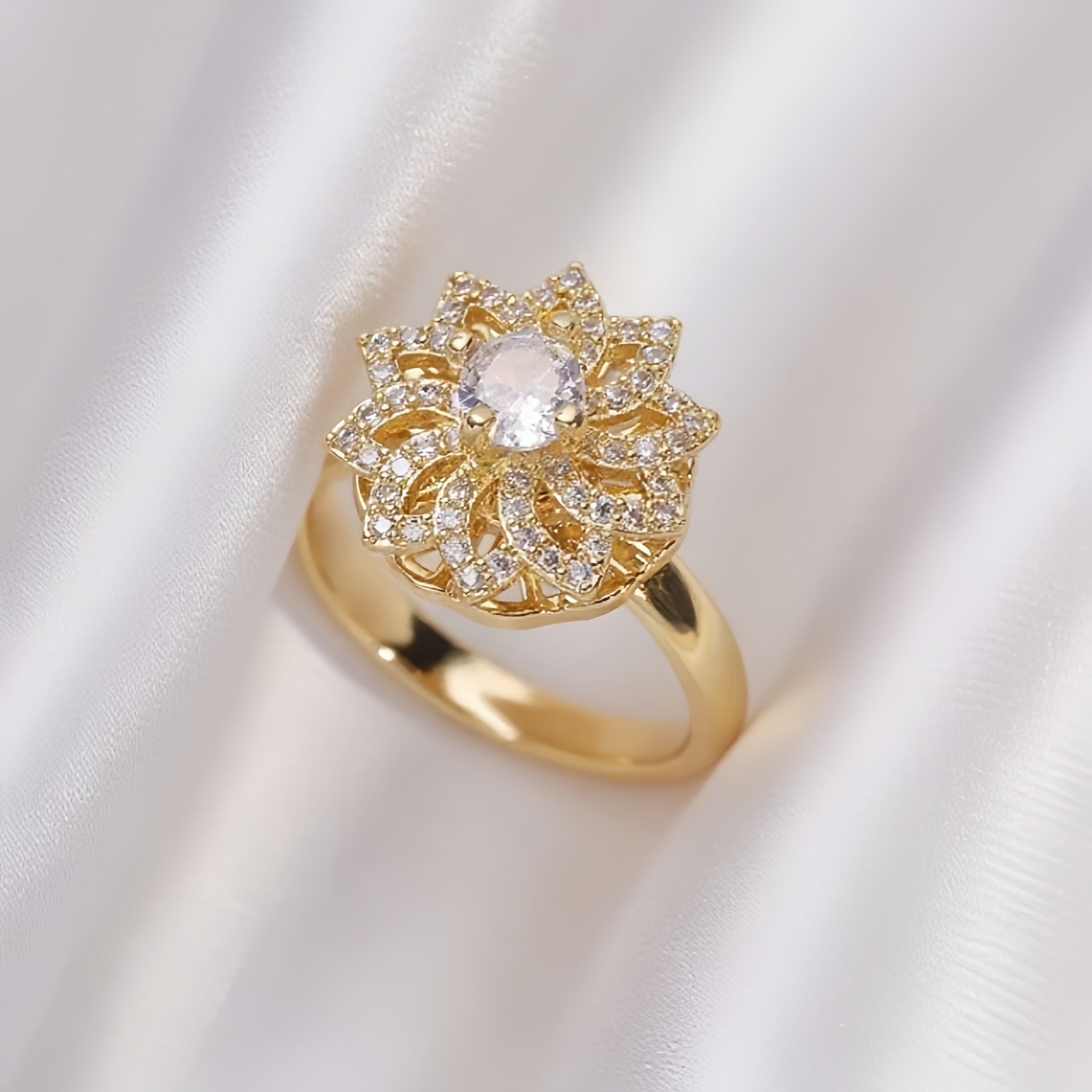 Rotating Zircon Four-Leaf Clover Adjustable Ring