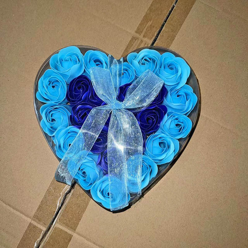 Rose-scented soap heart-shaped gift box