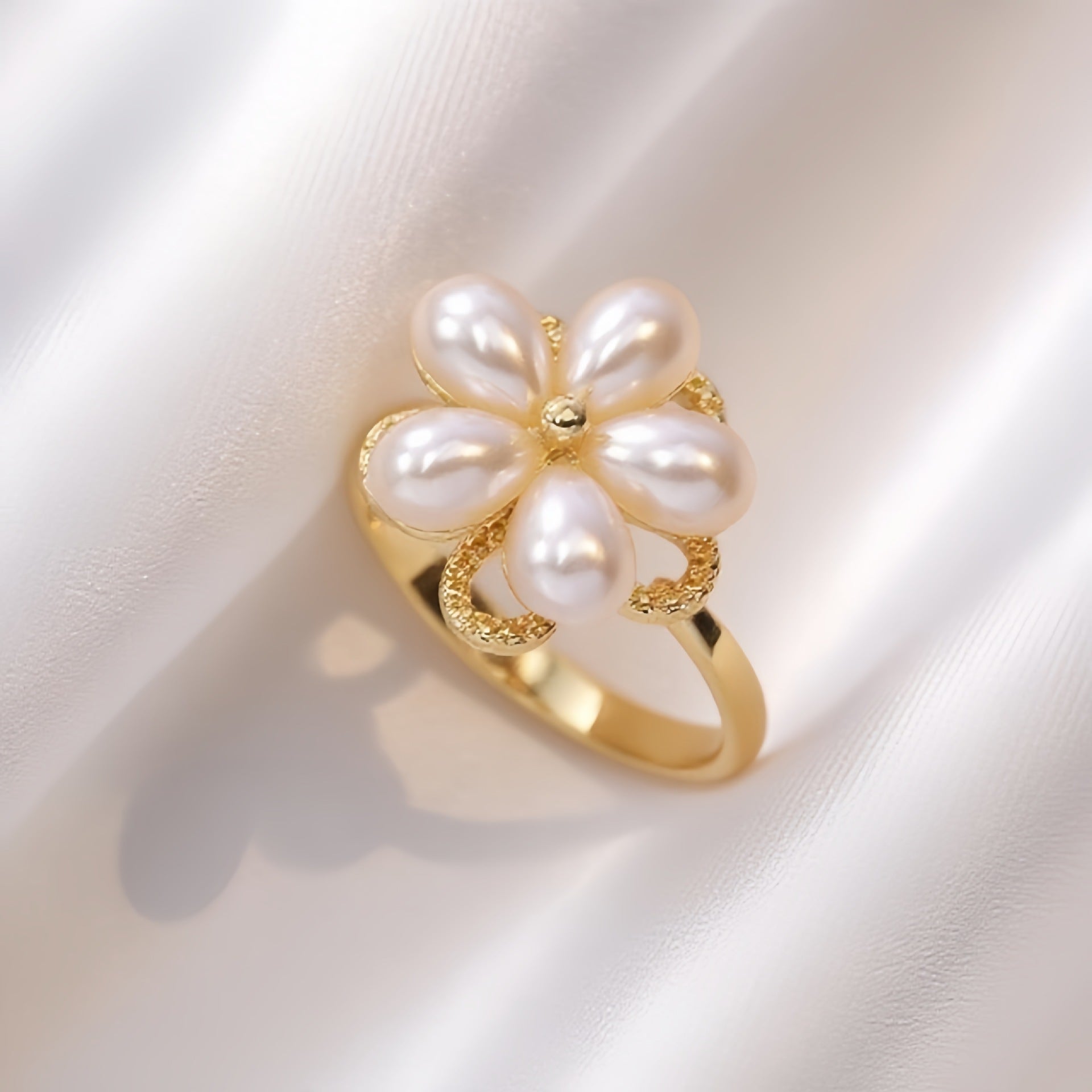 Rotating Zircon Four-Leaf Clover Adjustable Ring