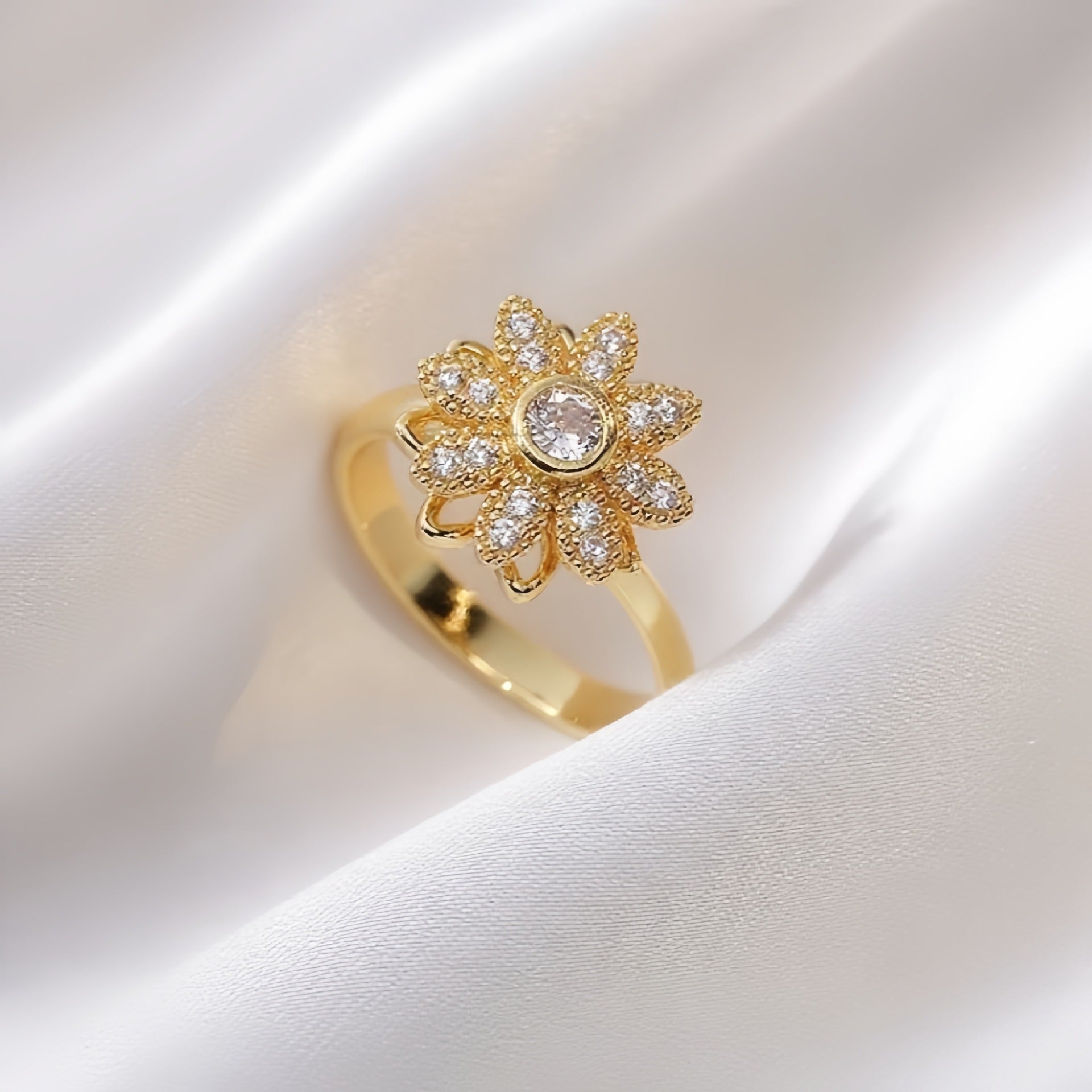 Rotating Zircon Four-Leaf Clover Adjustable Ring